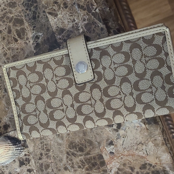 wallet - Picture 3 of 3